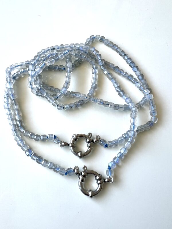 Colar Marinero cuentas cúbicas moonstone