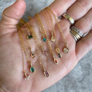 Cadena puntito de luz